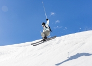 开云官网-斯德哥尔摩之夜，阿克关键回合不手软，瑞典险胜伊朗背后的意志之战