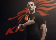 开云体育下载-北欧寒冰淬炼英雄，莱奥关键一击，芬兰险胜利物浦的战术革命