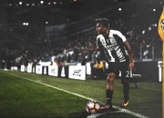 开云体育在线-威廉姆斯力克索伯车队，汉密尔顿惊艳四座，一场定义F1未来的经典对决