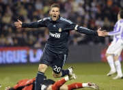 开云下载-绝境中的玫瑰与银龙，英格兰惊天逆转，许昕惊艳定义翻盘艺术