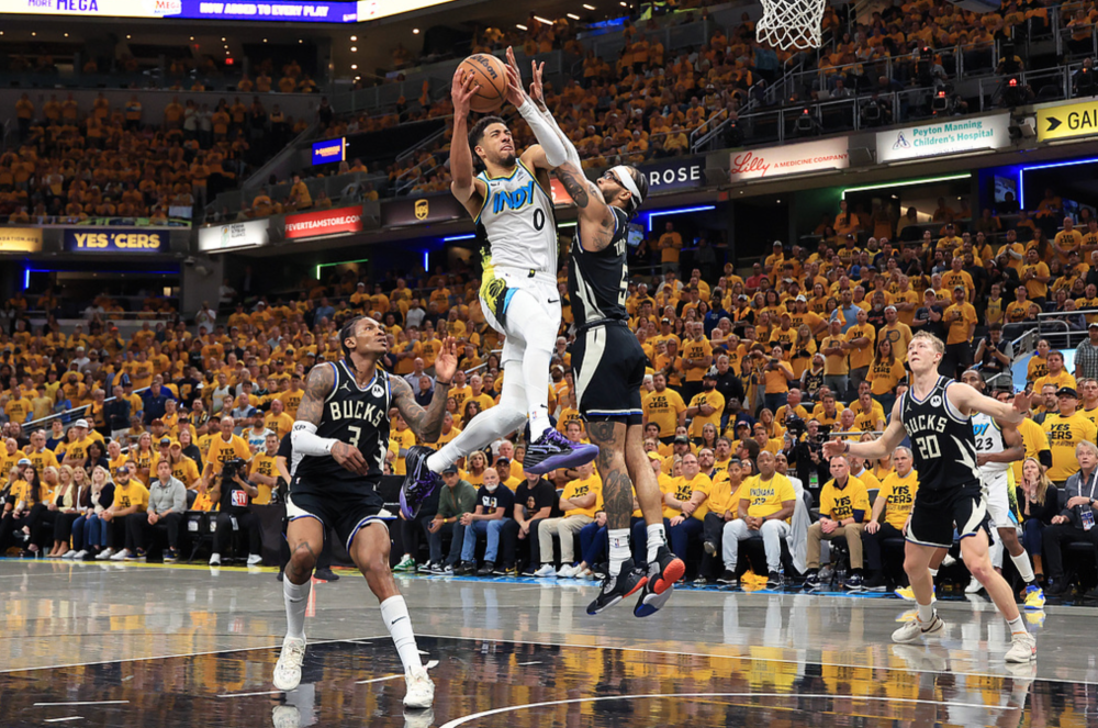 掘金力克雄鹿B队,汉密尔顿制霸全场 掘金力克雄鹿B队,汉密尔顿制霸全场