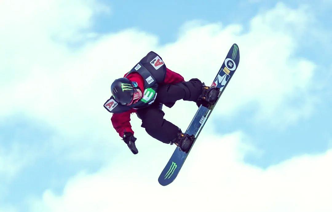 芬兰运动员在越野滑雪项目中赢得第一 芬兰运动员在越野滑雪项目中赢得第一