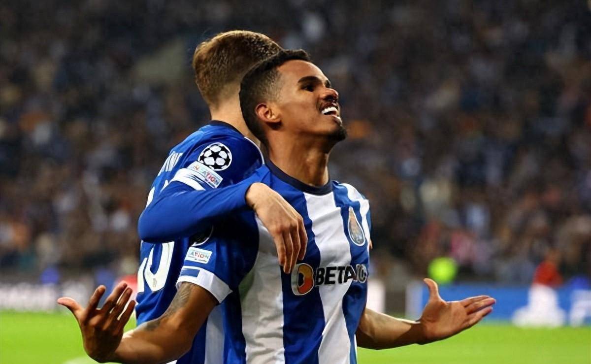 那不勒斯主场获胜,顺利晋级 那不勒斯主场获胜,顺利晋级