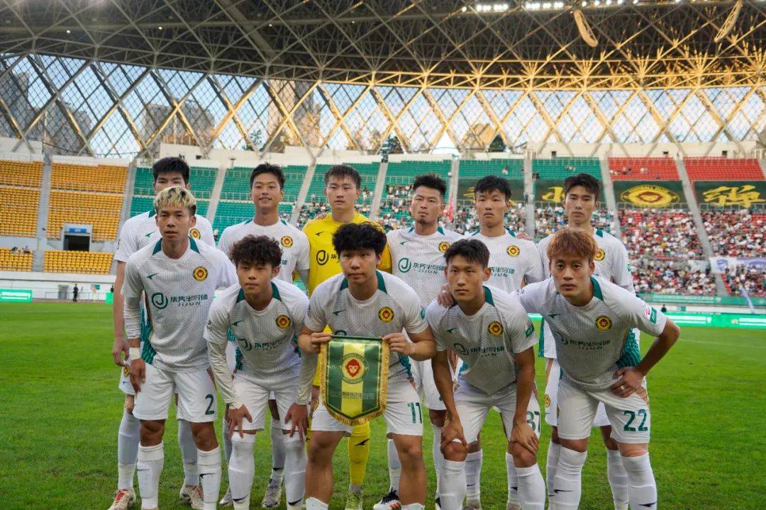 贵州队迎来胜利,球员团结奋战 贵州队迎来胜利,球员团结奋战