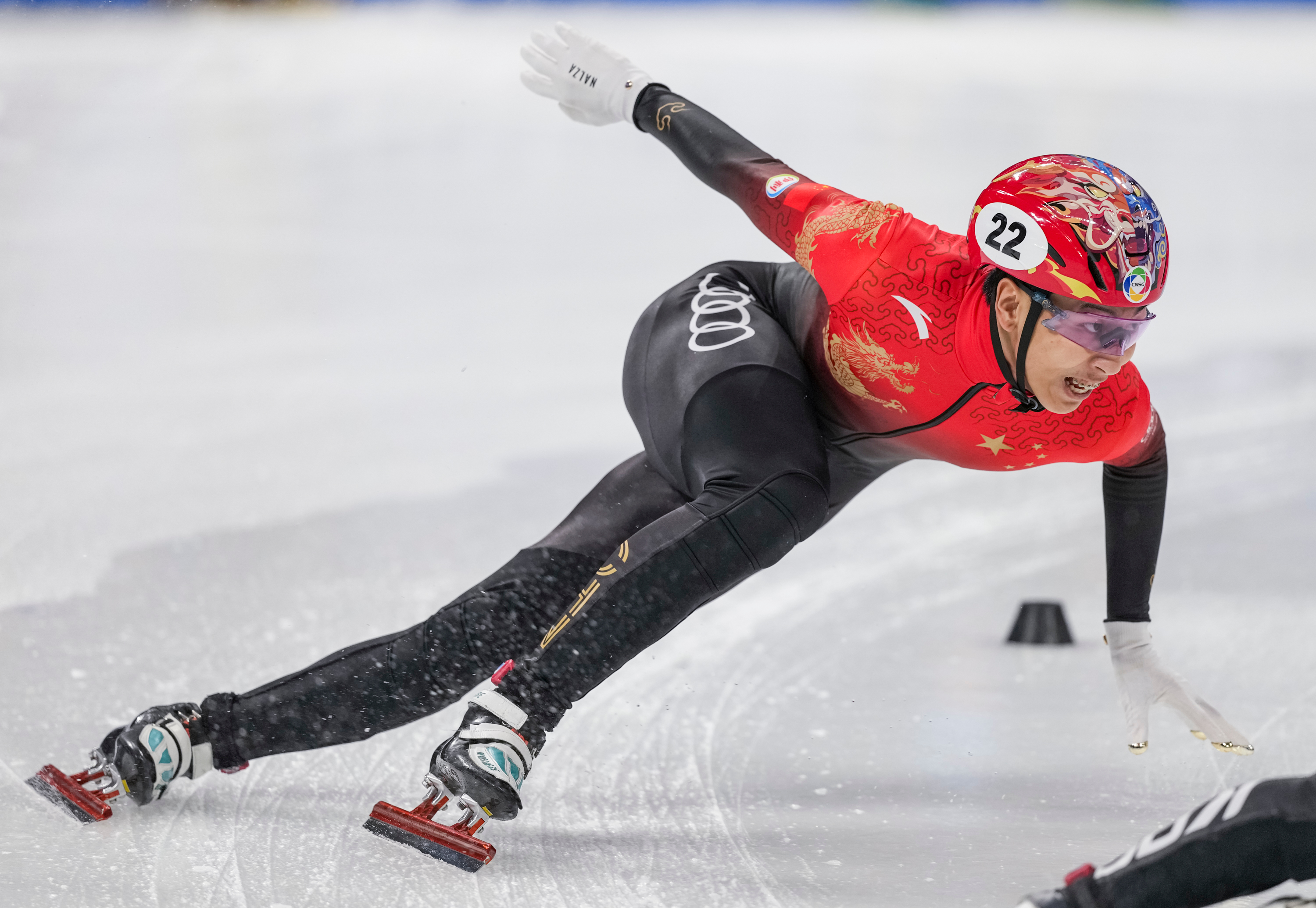 瑞典速滑选手突破个人最好成绩,争夺冠军的简单介绍 瑞典速滑选手突破个人最好成绩,争夺冠军的简单介绍