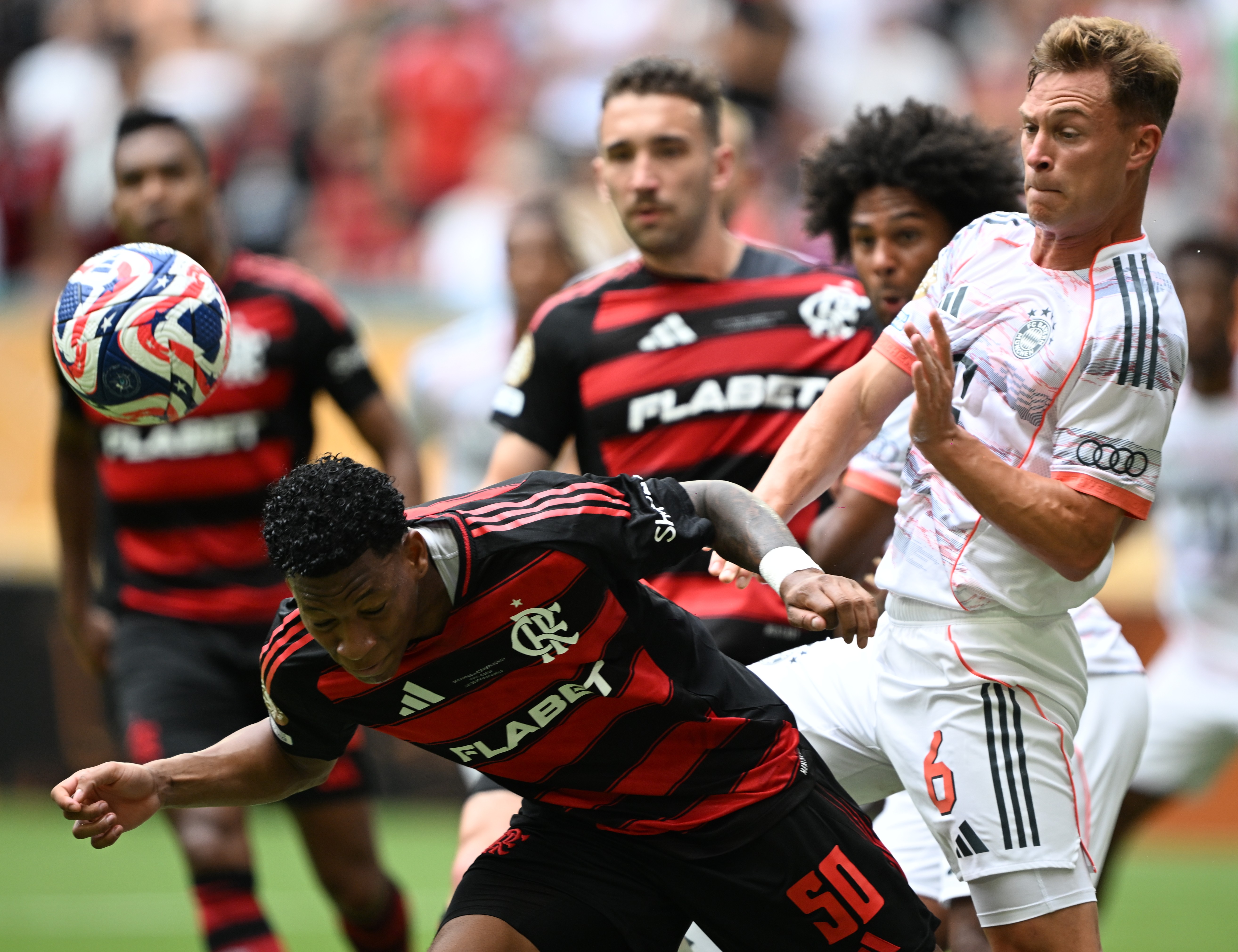 关于拜仁慕尼黑前锋连场独中三元,创造佳绩的信息 关于拜仁慕尼黑前锋连场独中三元,创造佳绩的信息