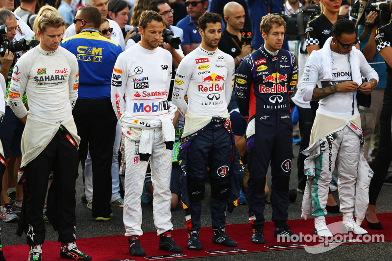 迈凯伦完胜梅赛德斯，汉密尔顿扛起全队的简单介绍