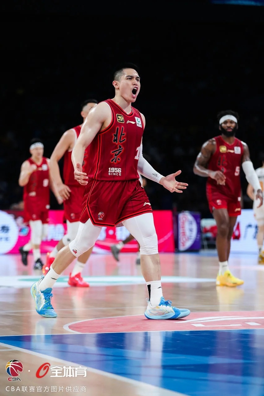 北京队逆转76人，浓眉哥关键制胜