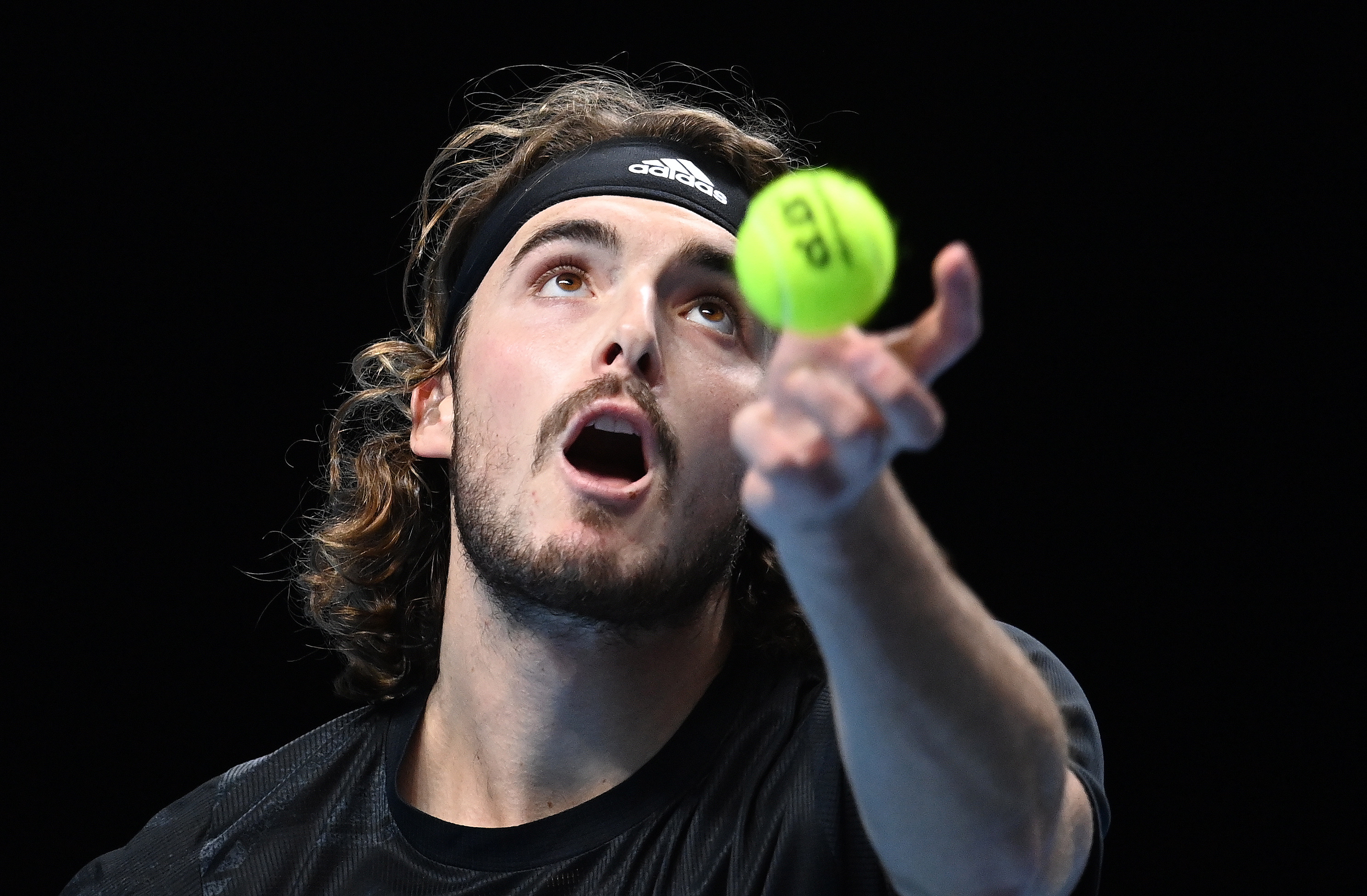 澳网横扫年终总决赛，西西帕斯关键制胜