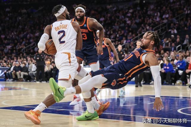 勇士鏖战尼克斯，布克关键制胜