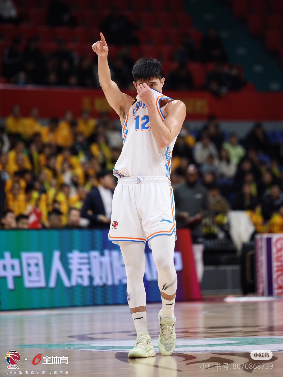 关于福建队力克北京队，杜兰特高光表现的信息