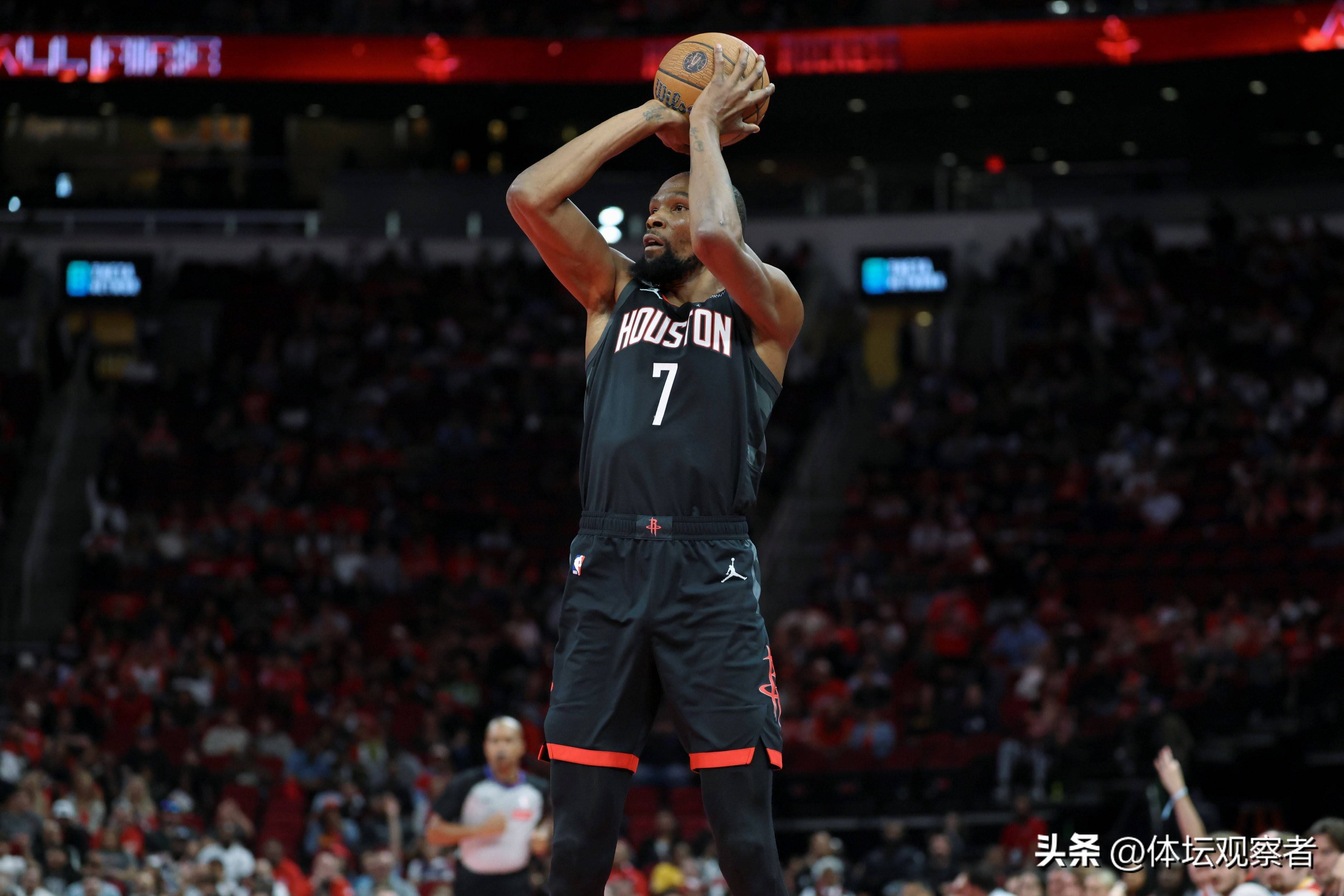 关于福建队力克北京队，杜兰特高光表现的信息