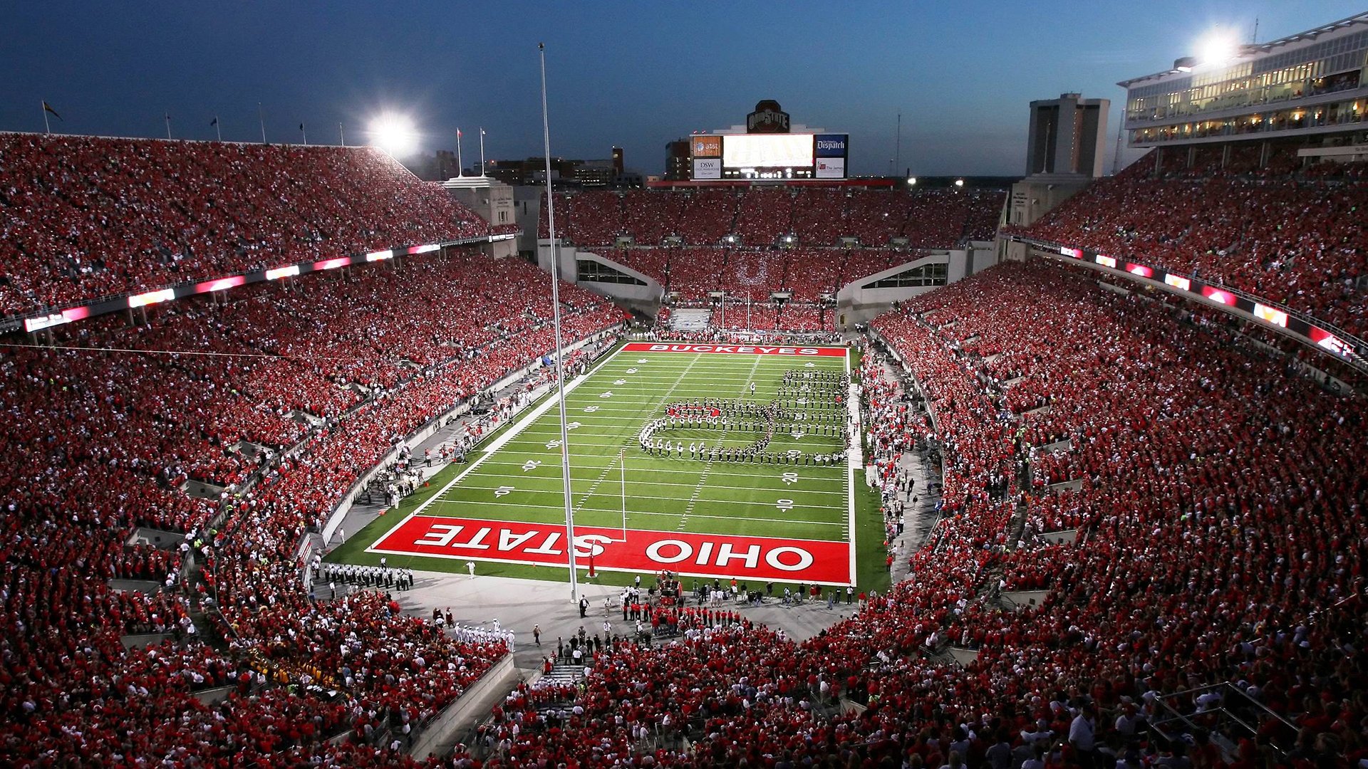 赛道与绿茵，当F1揭幕战遇上罗马巅峰对决