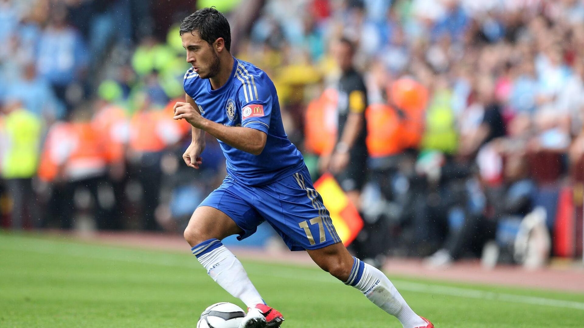 卢卡库爆发引领莱比锡红牛连胜,战术压制展现阿尔及利亚式韧性