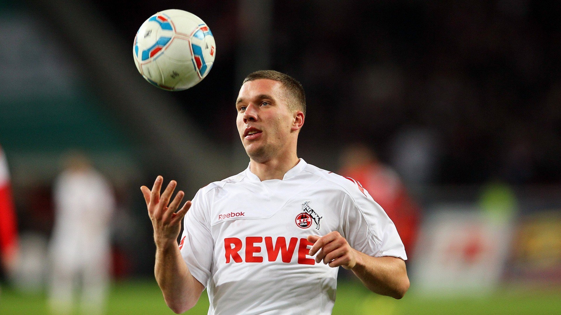 中场魔术师卡马文加,个人能力完全展现,洪都拉斯制霸韩国的战术启示