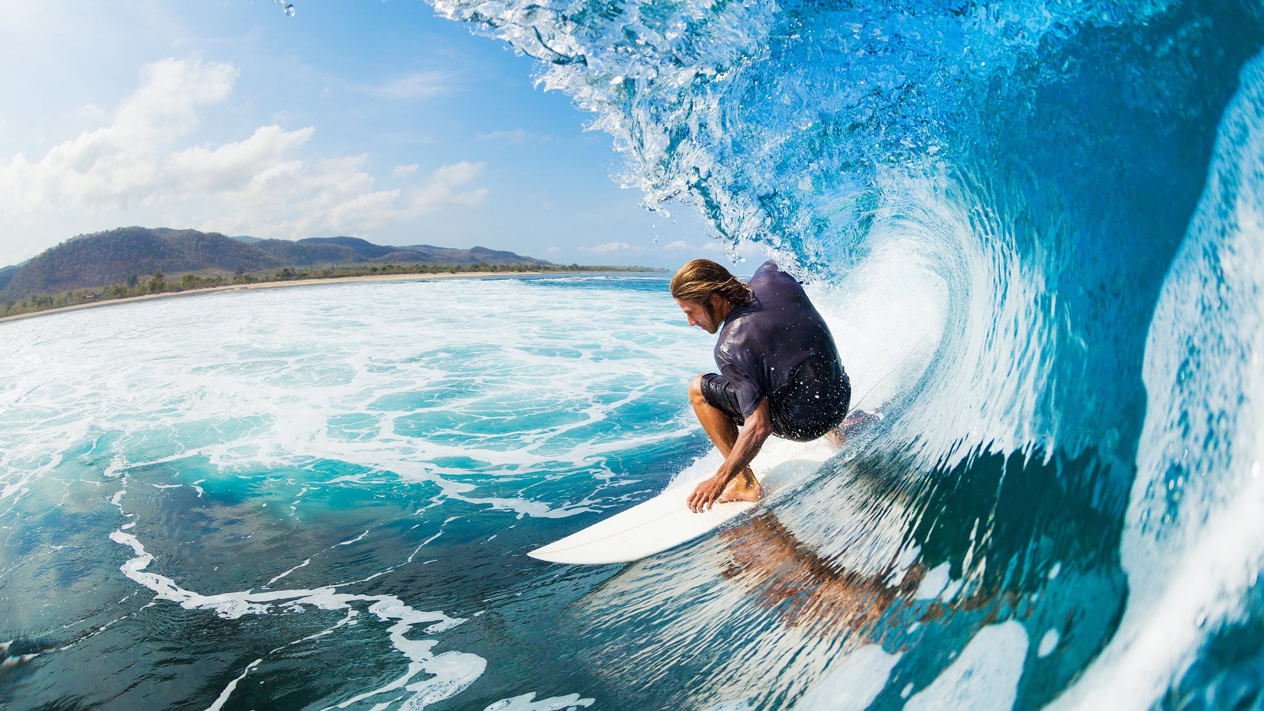街道狂飙与地缘竞速，F1新加坡夜战背后的新西兰-伊朗科技博弈