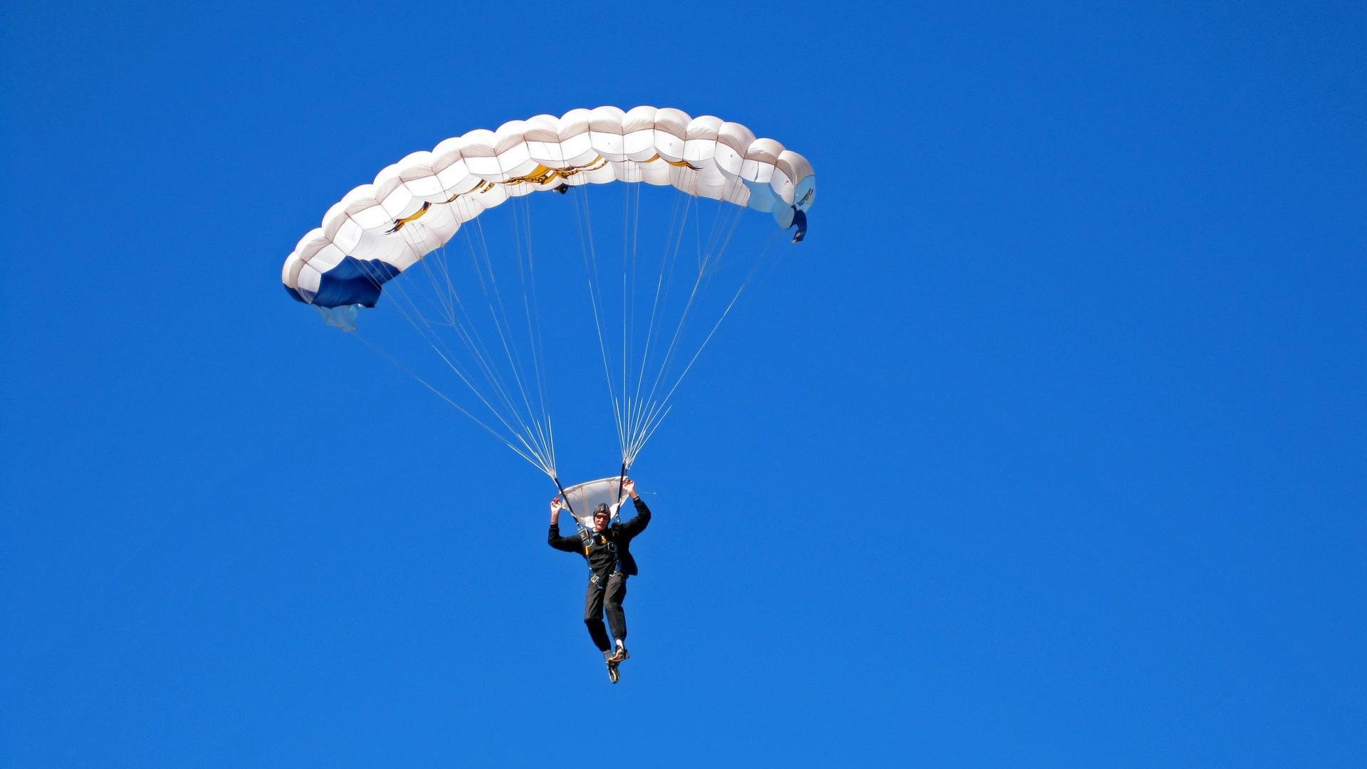 维也纳的琴弦与北京的鼓点，当波尔一球定音，两种唯一在乒乓桌上交锋